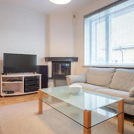 Cozy 3 Bedroom 2 Level Korter