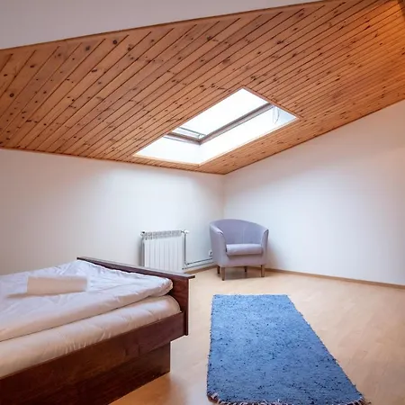 Korter Cozy 3 Bedroom 2 Level