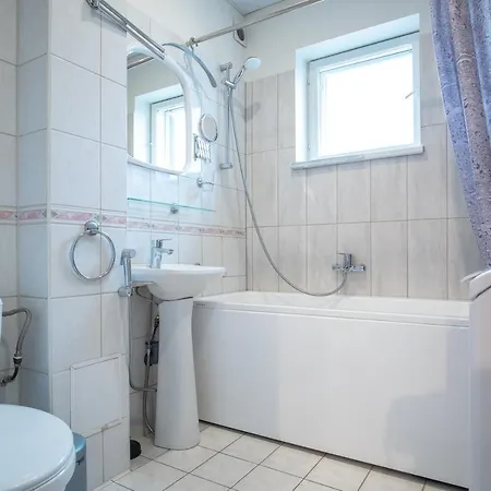 Apartment Cozy 3 Bedroom 2 Level