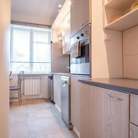 Cozy 3 Bedroom 2 Level Διαμέρισμα *