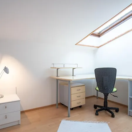Cozy 3 Bedroom 2 Level Korter