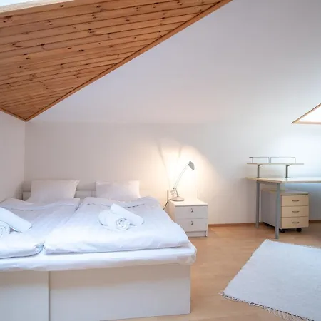 Apartment Cozy 3 Bedroom 2 Level